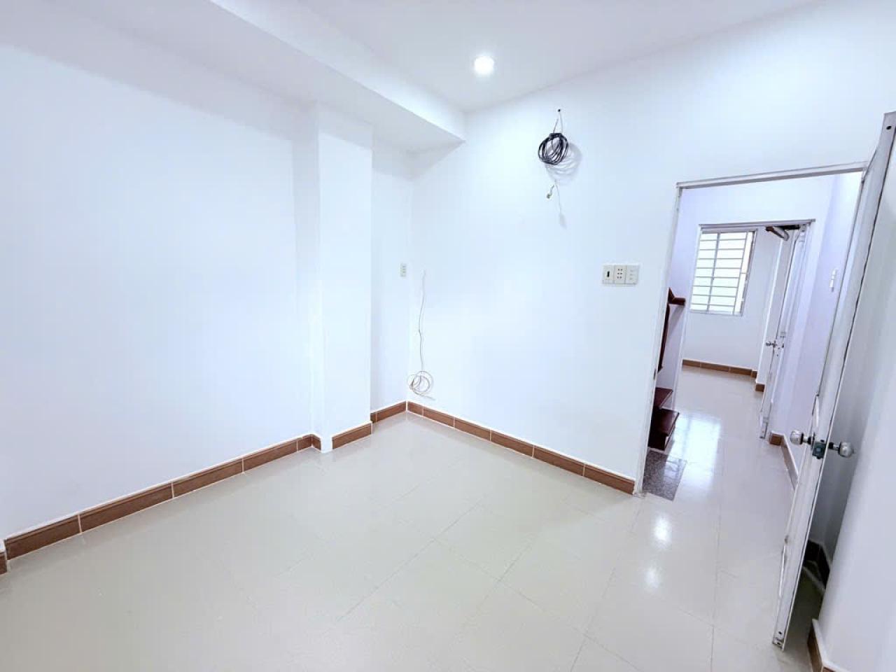 Nhà 2 tầng sàn 40m2, Vuông – Nguyễn Văn Khối QV - Ảnh 4